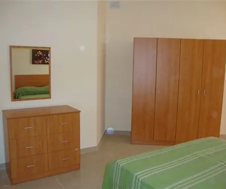 Belmont Court *