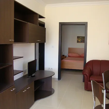 Belmont Court Apartment *